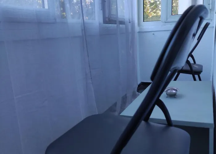 Art With Treasure Hunt, Free Parking & Self Check-in Apartment *