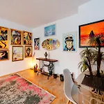 Art With Treasure Hunt, Free Parking & Self Check-in
