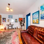 Art With Treasure Hunt, Free Parking & Self Check-in Constanta