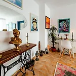 Apartment Art With Treasure Hunt, Free Parking & Self Check-in Constanta