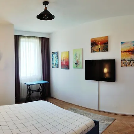Art Boutique - Free Parking & Self Check-in Apartment *