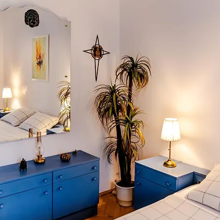 Art With Treasure Hunt, Free Parking & Self Check-in Apartamento