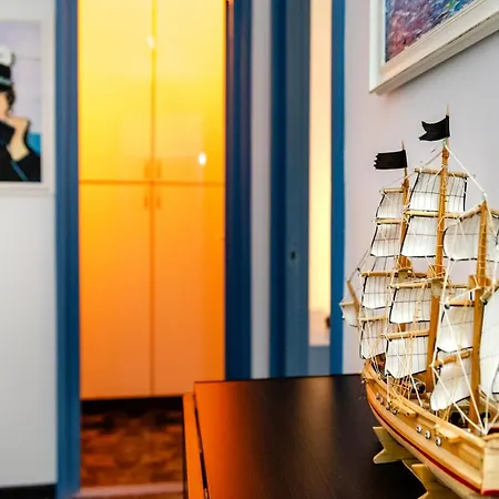 Art With Treasure Hunt, Free Parking & Self Check-in * Constanta