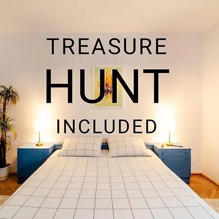 Art With Treasure Hunt, Free Parking & Self Check-in *